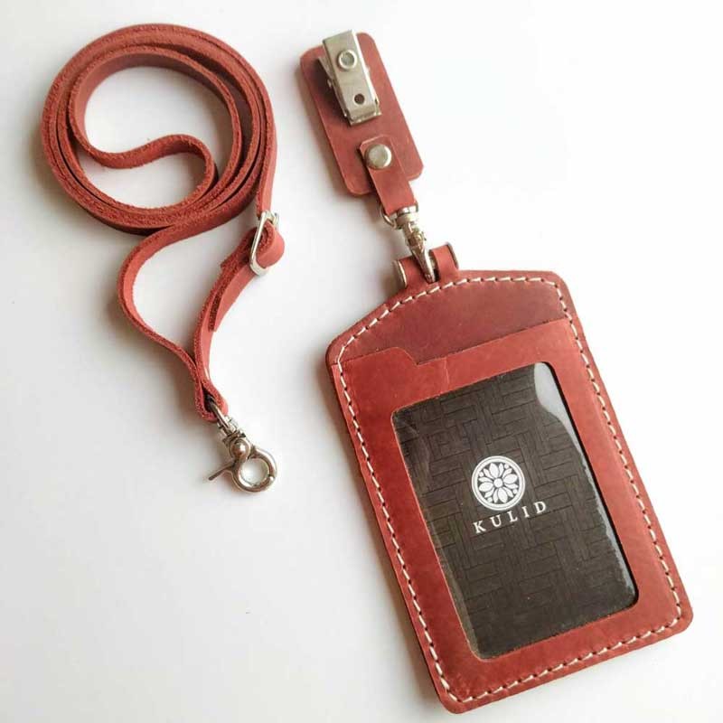 Tempat ID Card Kulit Warna Merah
