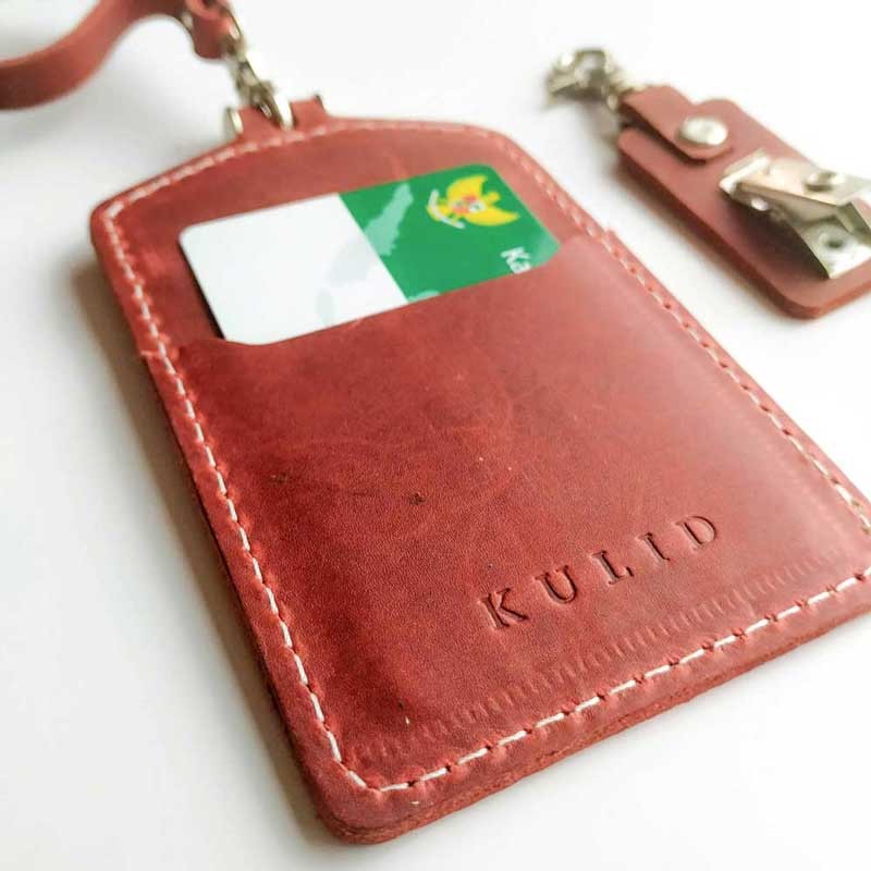 Tempat ID Card Kulit Warna Merah
